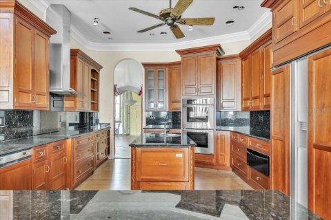 House in Punta Gorda, Florida 4 bedrooms, 428 sq.m. № 2141493 - photo 20