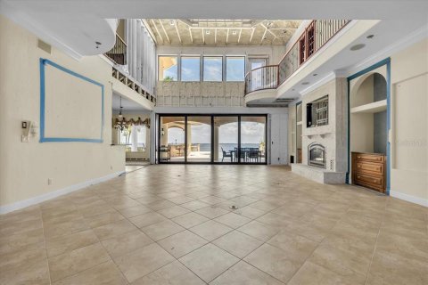 House in Punta Gorda, Florida 4 bedrooms, 428 sq.m. № 2141493 - photo 9