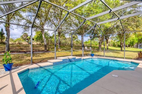 House in Ormond Beach, Florida 3 bedrooms, 187.2 sq.m. № 2220268 - photo 2