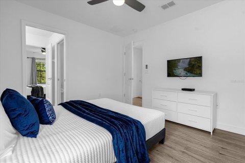 Casa en alquiler en Four Corners, Florida, 6 dormitorios, 311.04 m2 № 2103038 - foto 24