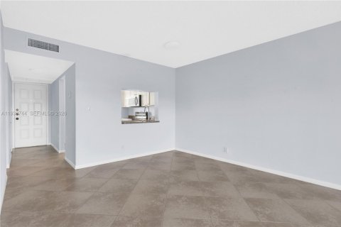 Купить кондоминиум в Коконат Крик, Флорида 3 спальни, 105.91м2, № 1996059 - фото 4