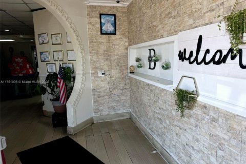 Immobilier commercial à vendre à Miami, Floride № 1985265 - photo 1