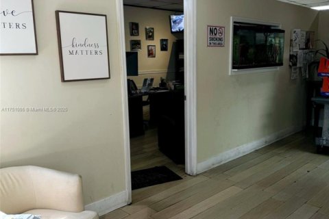 Immobilier commercial à vendre à Miami, Floride № 1985265 - photo 3