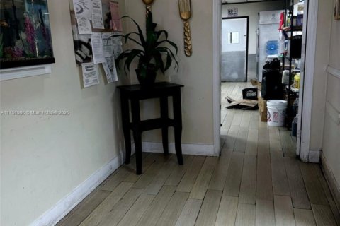 Immobilier commercial à vendre à Miami, Floride № 1985265 - photo 4