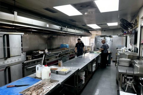 Immobilier commercial à vendre à Miami, Floride № 1985265 - photo 8