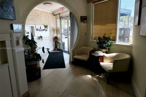 Immobilier commercial à vendre à Miami, Floride № 1985265 - photo 2