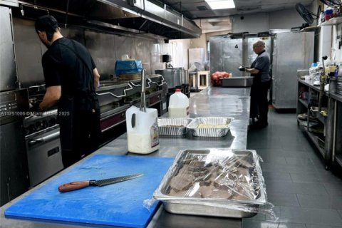 Immobilier commercial à vendre à Miami, Floride № 1985265 - photo 7