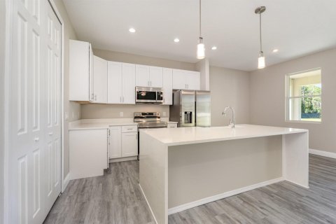 Casa en venta en Palm Bay, Florida, 4 dormitorios, 201.69 m2 № 2081661 - foto 5