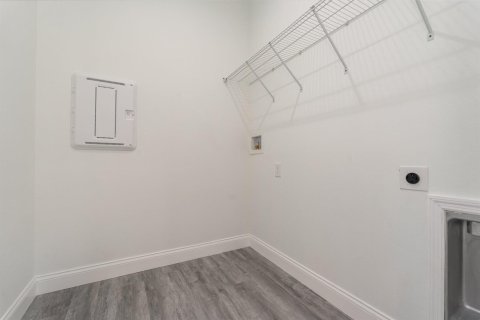 Casa en venta en Palm Bay, Florida, 4 dormitorios, 201.69 m2 № 2081661 - foto 27