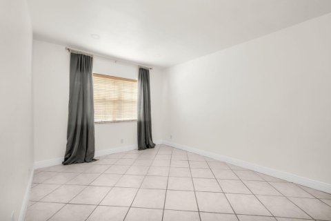 Condominio en alquiler en Boca Raton, Florida, 1 dormitorio, 64.38 m2 № 2251734 - foto 17