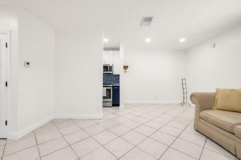 Condominio en alquiler en Boca Raton, Florida, 1 dormitorio, 64.38 m2 № 2251734 - foto 9
