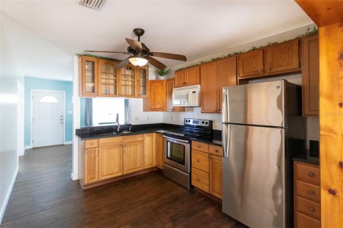 House in Saint Petersburg, Florida 3 bedrooms, 111.2 sq.m. № 2097397 - photo 13