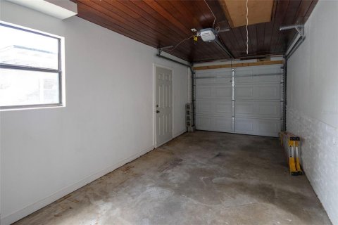 House in Saint Petersburg, Florida 3 bedrooms, 111.2 sq.m. № 2097397 - photo 29