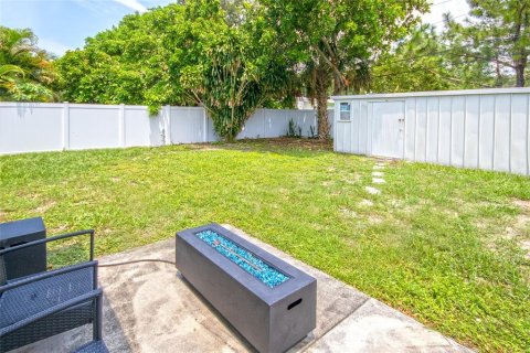 House in Saint Petersburg, Florida 3 bedrooms, 111.2 sq.m. № 2097397 - photo 27