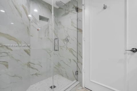 Condo in Key Biscayne, Florida, 3 bedrooms  № 1940654 - photo 23