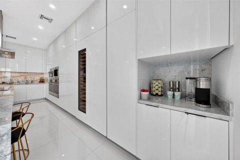 Condominio en venta en Miami, Florida, 3 dormitorios, 233.56 m2 № 2186077 - foto 11