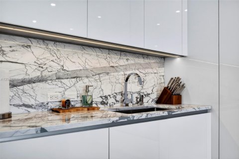 Condominio en venta en Miami, Florida, 3 dormitorios, 233.56 m2 № 2186077 - foto 15