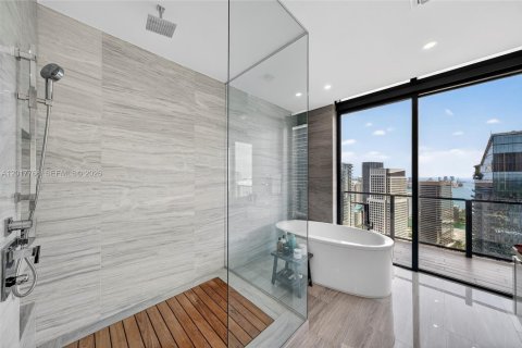 Condominio en venta en Miami, Florida, 3 dormitorios, 233.56 m2 № 2186077 - foto 26