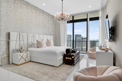 Condominio en venta en Miami, Florida, 3 dormitorios, 233.56 m2 № 2186077 - foto 19