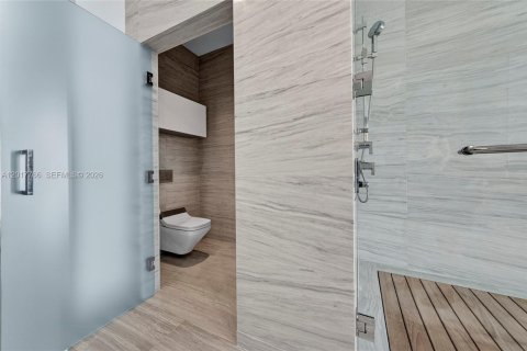 Condominio en venta en Miami, Florida, 3 dormitorios, 233.56 m2 № 2186077 - foto 30