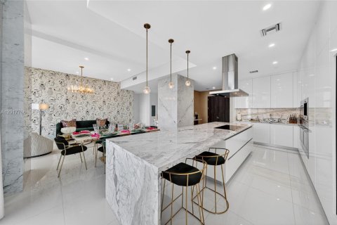 Condominio en venta en Miami, Florida, 3 dormitorios, 233.56 m2 № 2186077 - foto 6