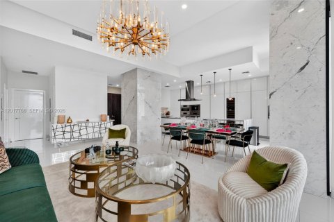 Condominio en venta en Miami, Florida, 3 dormitorios, 233.56 m2 № 2186077 - foto 2