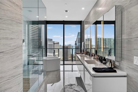 Condominio en venta en Miami, Florida, 3 dormitorios, 233.56 m2 № 2186077 - foto 23