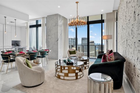 Condominio en Miami, Florida, 3 dormitorios  № 2186077