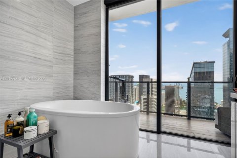 Condominio en venta en Miami, Florida, 3 dormitorios, 233.56 m2 № 2186077 - foto 27