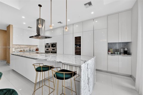 Condominio en venta en Miami, Florida, 3 dormitorios, 233.56 m2 № 2186077 - foto 7