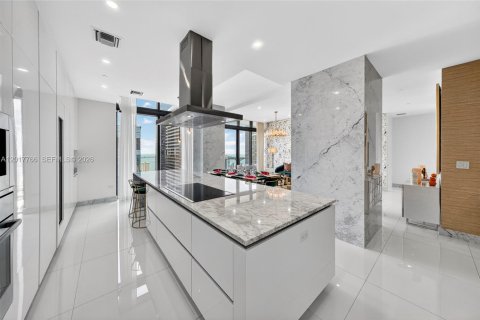 Condominio en venta en Miami, Florida, 3 dormitorios, 233.56 m2 № 2186077 - foto 9