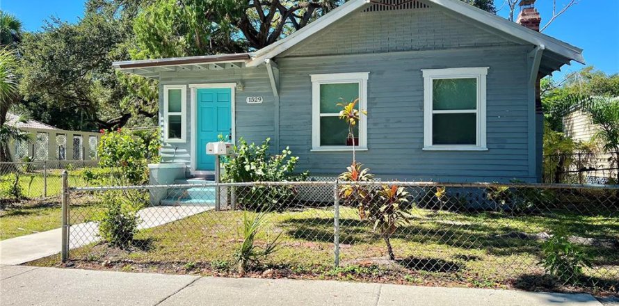 Appartement à Saint Petersburg, Floride 2 chambres, 45.99 m2 № 1870148