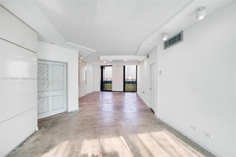 Copropriété à louer à Miami, Floride: 2 chambres, 274.71 m2 № 1612073 - photo 7