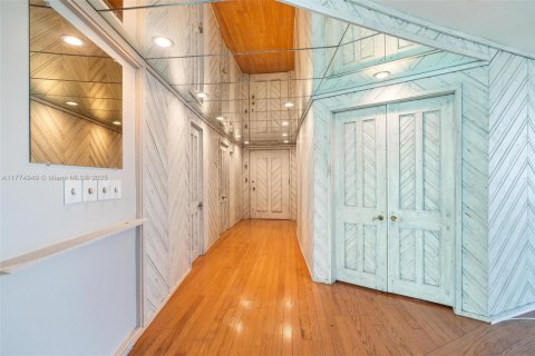 Copropriété à louer à Miami, Floride: 2 chambres, 274.71 m2 № 1612073 - photo 15
