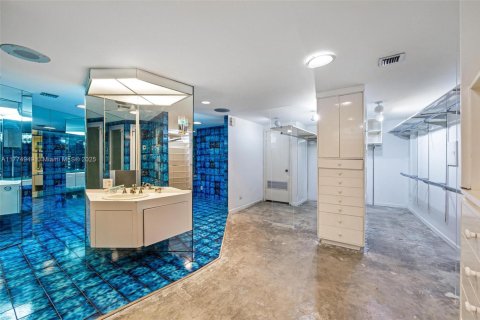 Copropriété à louer à Miami, Floride: 2 chambres, 274.71 m2 № 1612073 - photo 12