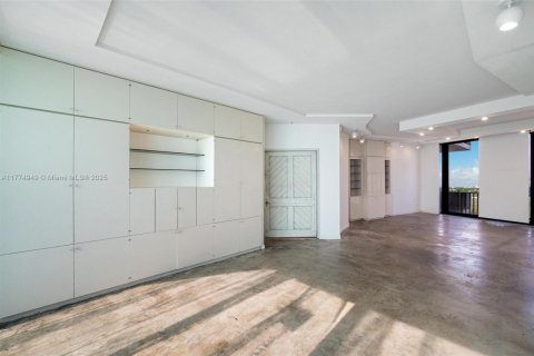Copropriété à louer à Miami, Floride: 2 chambres, 274.71 m2 № 1612073 - photo 6