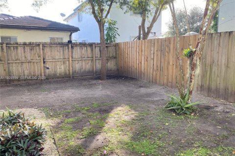 Villa ou maison à louer à Homestead, Floride: 5 chambres, 250.19 m2 № 1985809 - photo 10