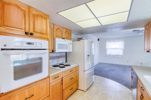 Купить виллу или дом в Холливуд, Флорида 3 спальни, 147.06м2, № 2023998 - фото 23