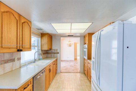 Купить виллу или дом в Холливуд, Флорида 3 спальни, 147.06м2, № 2023998 - фото 21