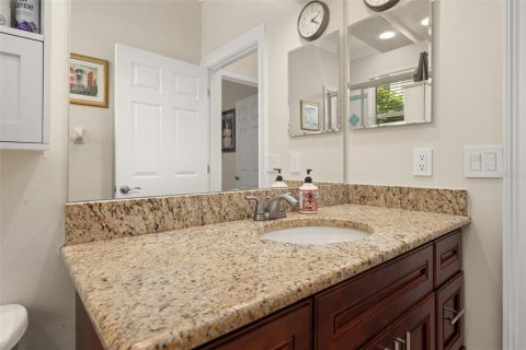 House in Orlando, Florida 4 bedrooms, 227.89 sq.m. № 2393612 - photo 21