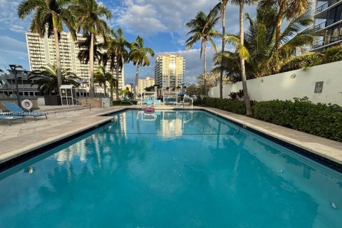 Hotel in Fort Lauderdale, Florida 1 bedroom, 43.66 sq.m. № 1708635 - photo 30