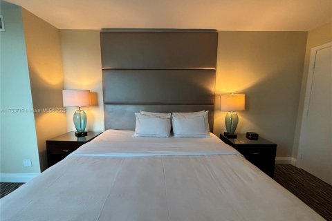 Hotel in Fort Lauderdale, Florida 1 bedroom, 43.66 sq.m. № 1708635 - photo 2
