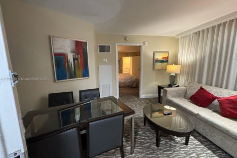Hotel in Fort Lauderdale, Florida 1 bedroom, 43.66 sq.m. № 1708635 - photo 15