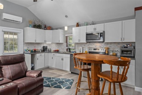 Villa ou maison à vendre à Homosassa, Floride: 2 chambres, 90.67 m2 № 1918210 - photo 5