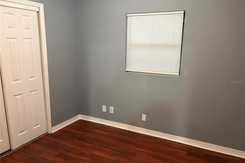 Villa ou maison à louer à Tampa, Floride: 3 chambres, 103.68 m2 № 2408837 - photo 4