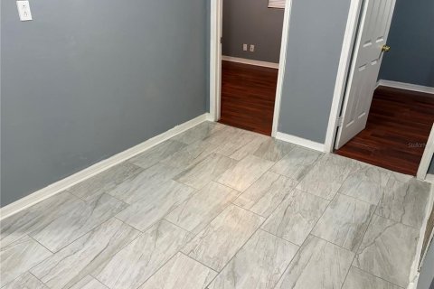 Villa ou maison à louer à Tampa, Floride: 3 chambres, 103.68 m2 № 2408837 - photo 3