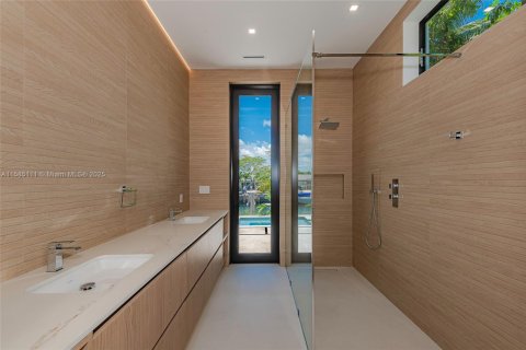 House in North Miami, Florida 6 bedrooms № 1730511 - photo 30