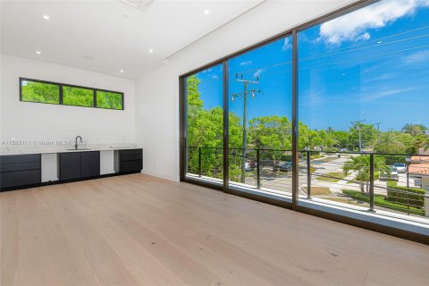 House in North Miami, Florida 6 bedrooms № 1730511 - photo 22