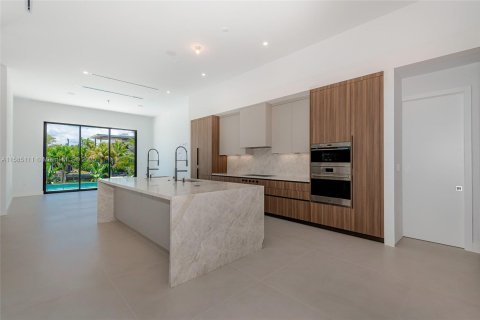 House in North Miami, Florida 6 bedrooms № 1730511 - photo 4