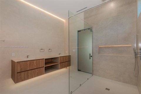 House in North Miami, Florida 6 bedrooms № 1730511 - photo 15